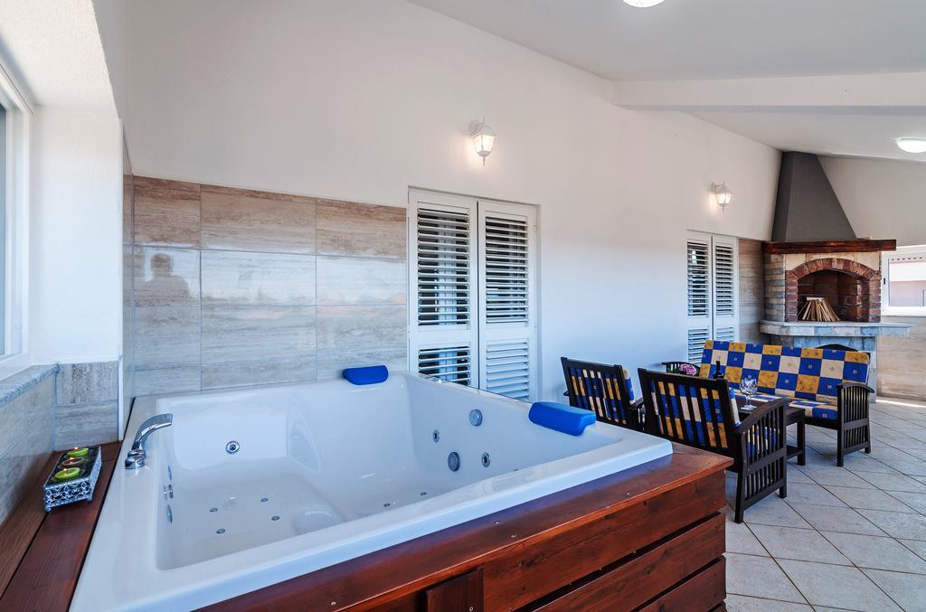 Apartment Tony With Private Pool Sukošan Εξωτερικό φωτογραφία