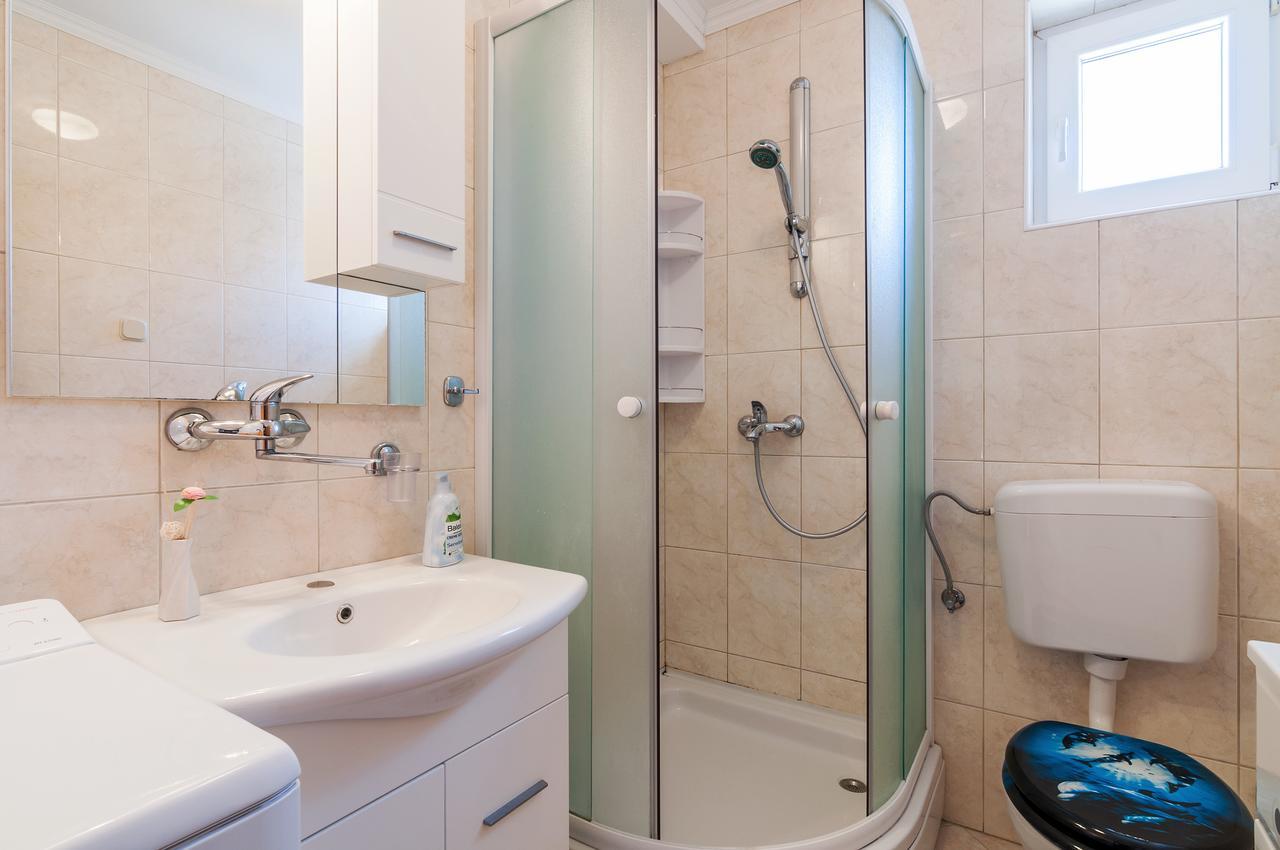Apartment Tony With Private Pool Sukošan Εξωτερικό φωτογραφία