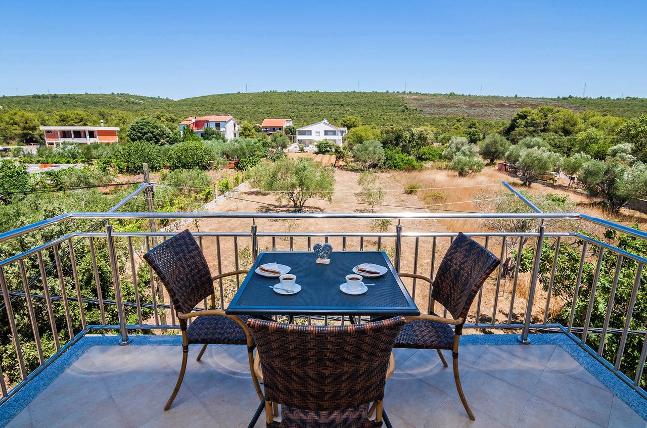 Apartment Tony With Private Pool Sukošan Εξωτερικό φωτογραφία