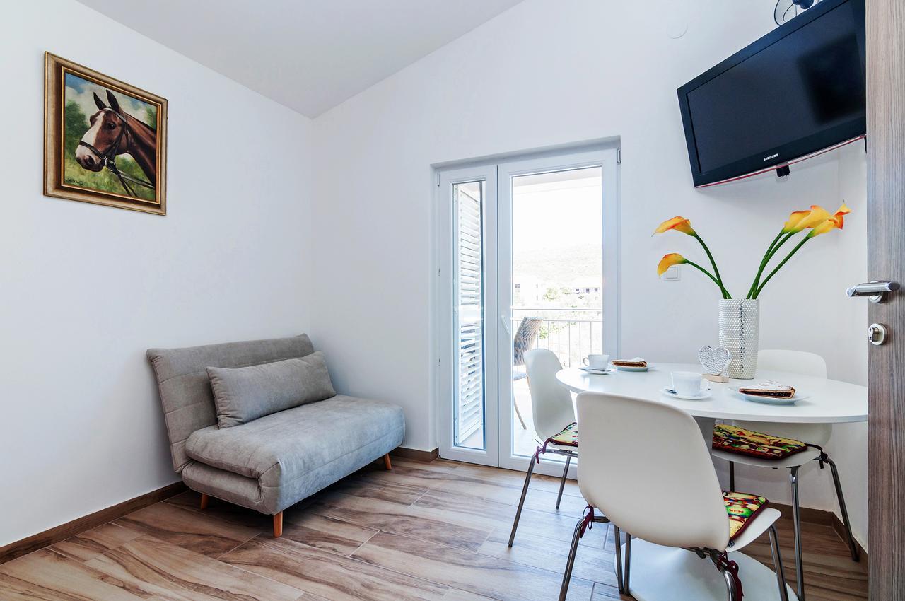 Apartment Tony With Private Pool Sukošan Εξωτερικό φωτογραφία
