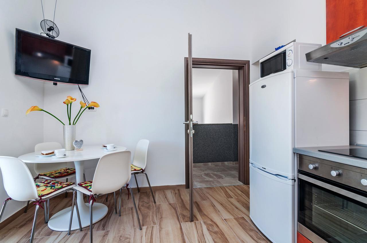 Apartment Tony With Private Pool Sukošan Εξωτερικό φωτογραφία