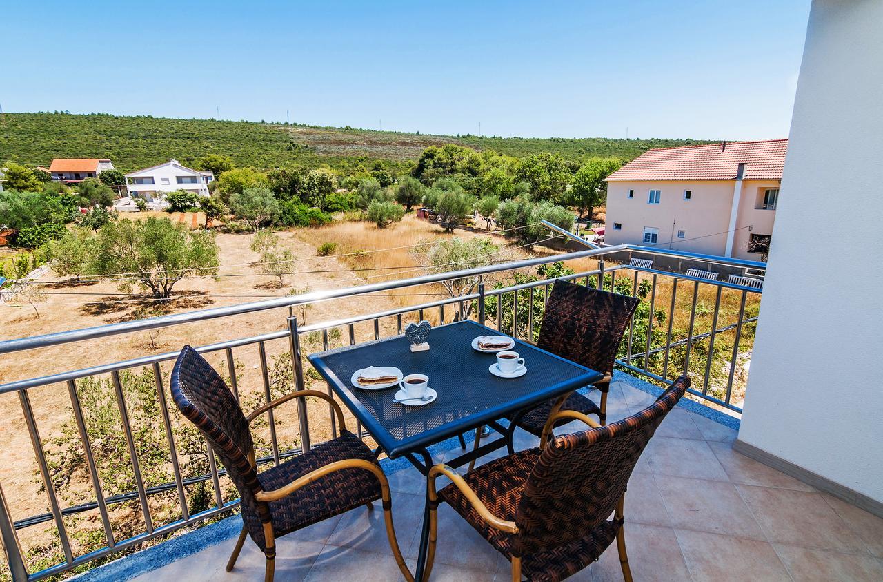 Apartment Tony With Private Pool Sukošan Εξωτερικό φωτογραφία