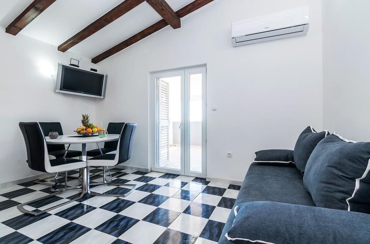Apartment Tony With Private Pool Sukošan Εξωτερικό φωτογραφία